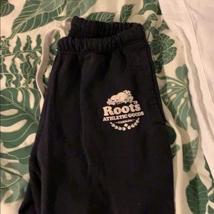 Black roots sweatpants